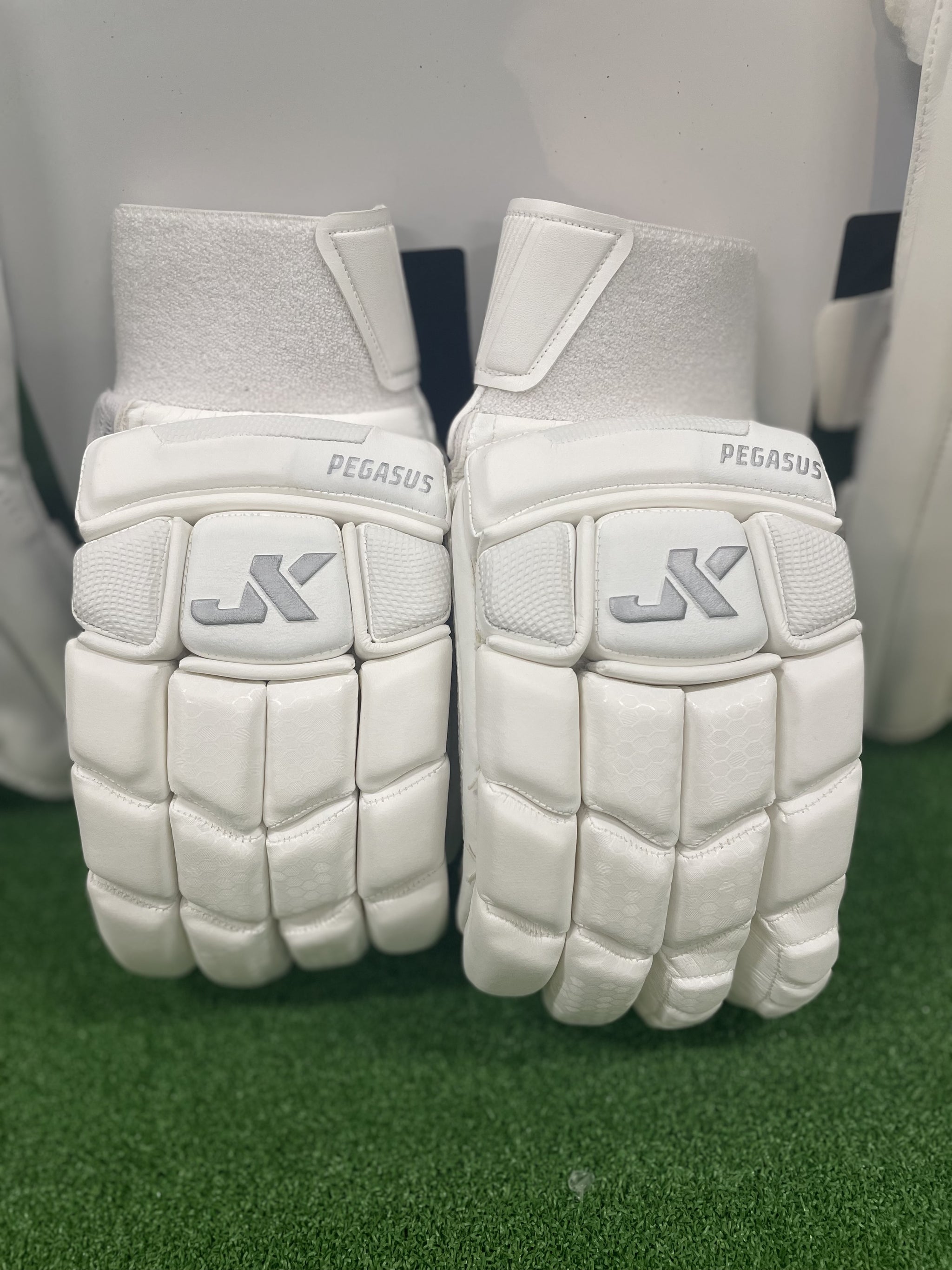 JK PEGASUS 1.0 BATTING GLOVES